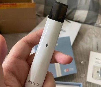 悦刻和魔笛到底哪个更好抽?详细对比帮你轻松选择